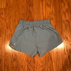 Lululemon Hotty Hot 4” high rise shorts